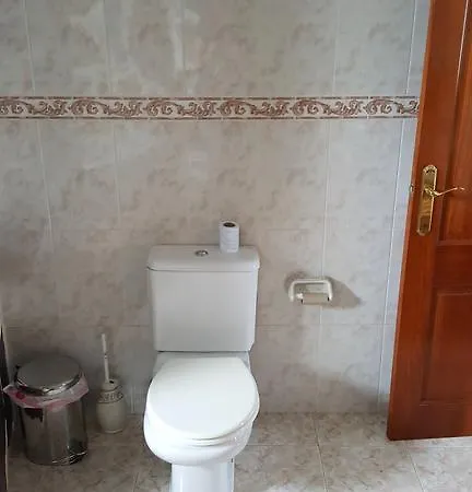 לינה וארוחת בוקר Chez Laura